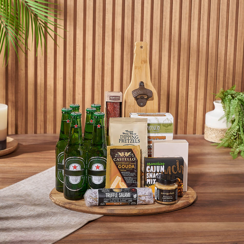 Beer Basket with Cutting Board – how the gift is presented