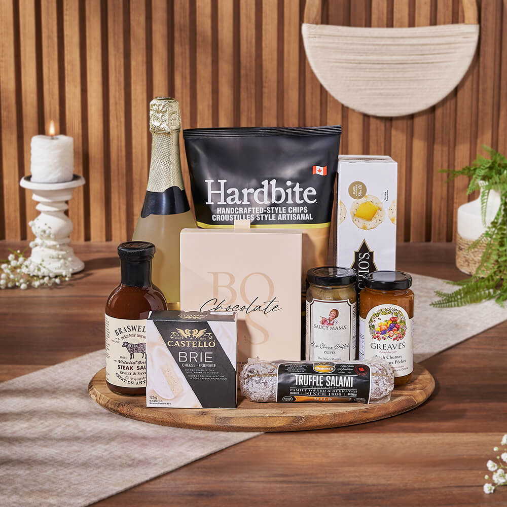 Teak Board and Sparkling Wine Basket – how the gift is presented