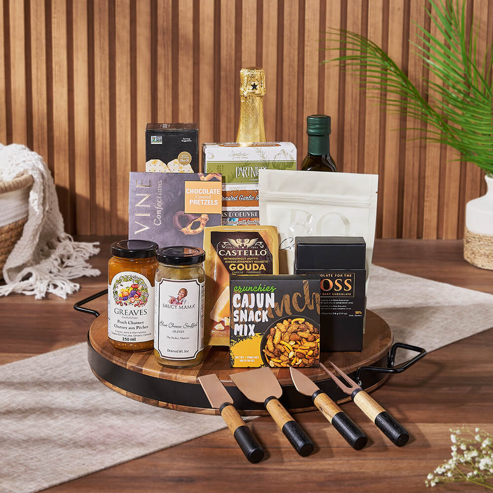 Sparkling Wine and Snack Assortment Basket – how the gift is presented
