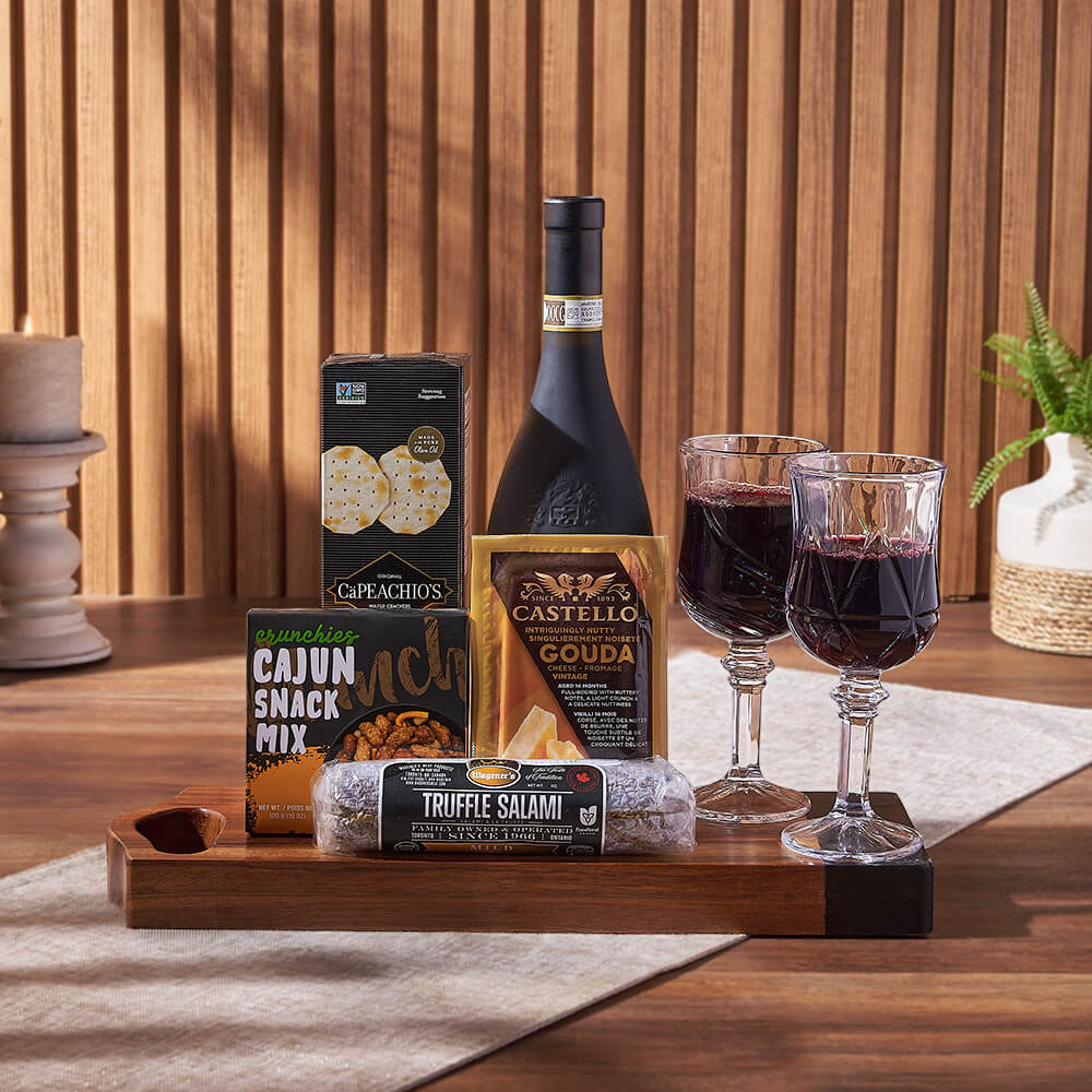 Acacia Board with Wine Gift – how the gift is presented