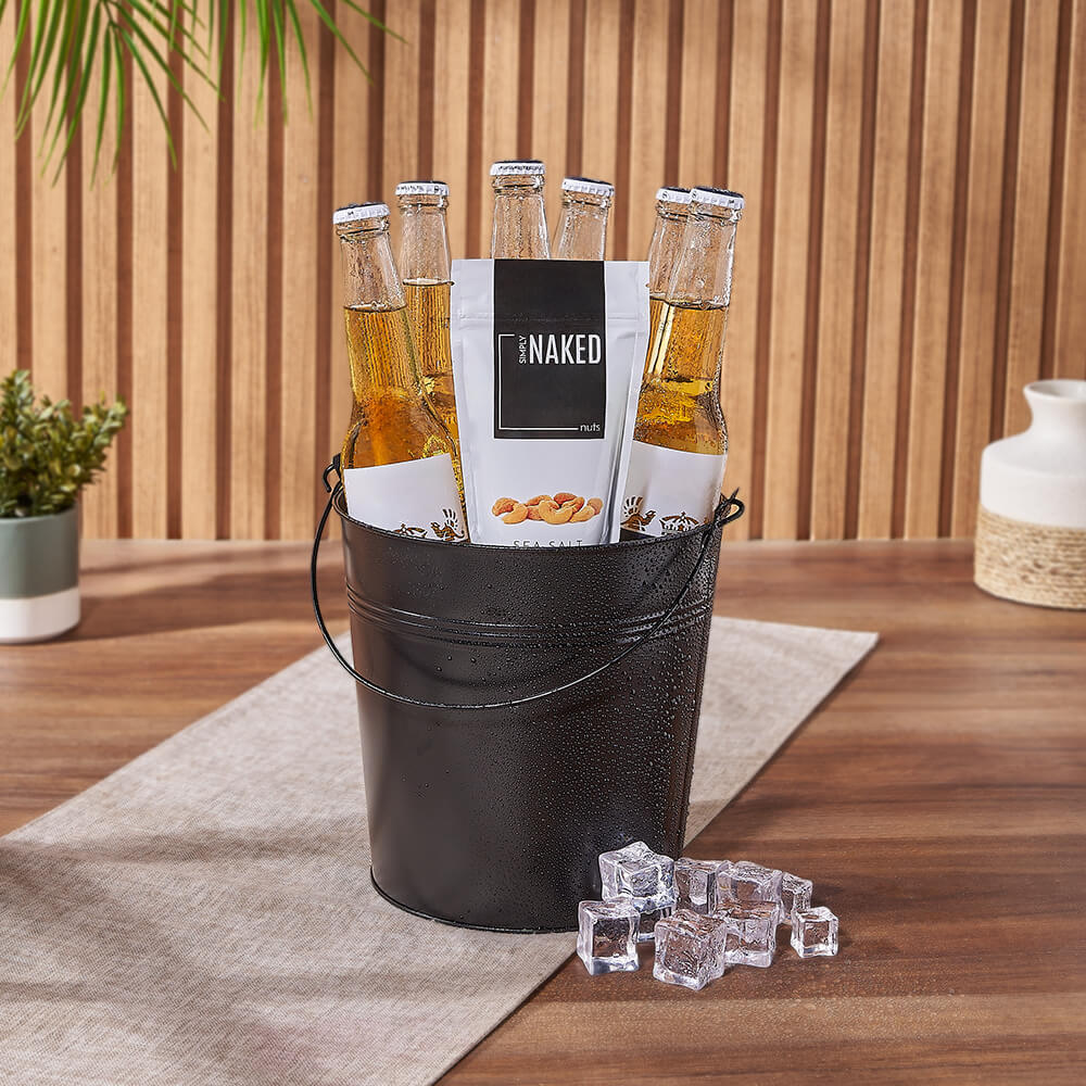 Corona Six-Pack with Sea Salt Cashews – how the gift is presented