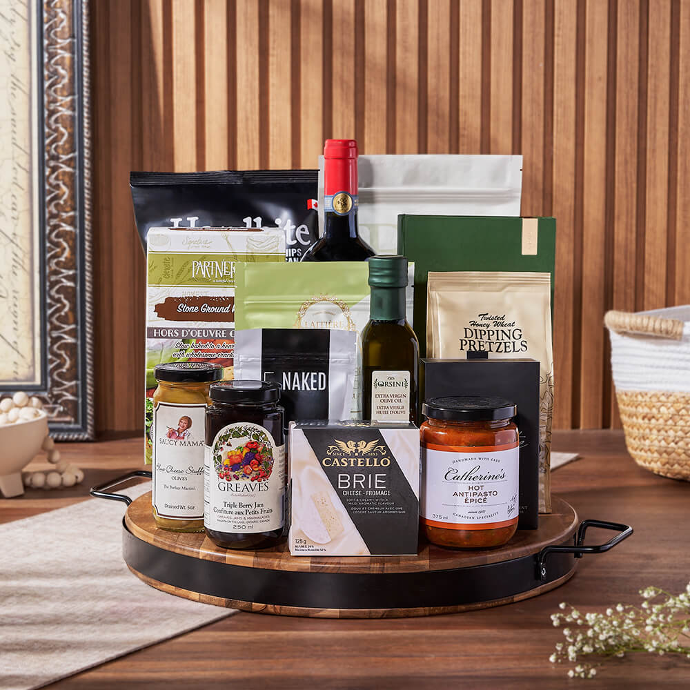 Wine Gift with Cheese and Snacks – how the gift is presented