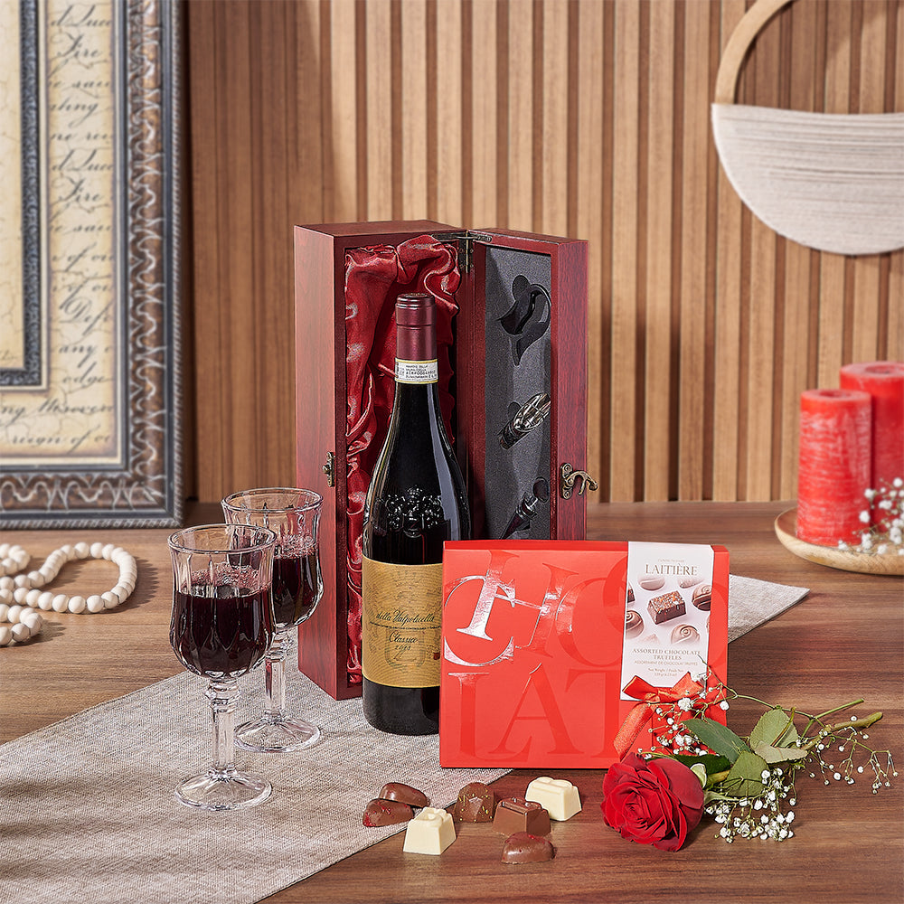 Wine and Red Rose Valentine's Box – how the gift is presented