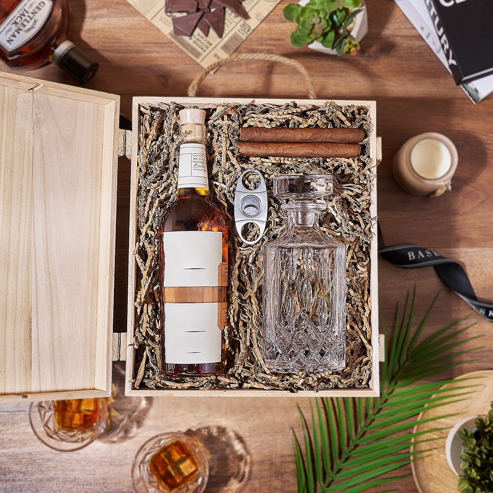 Cigars and Whiskey Glass Decanter Gift – how the gift is presented