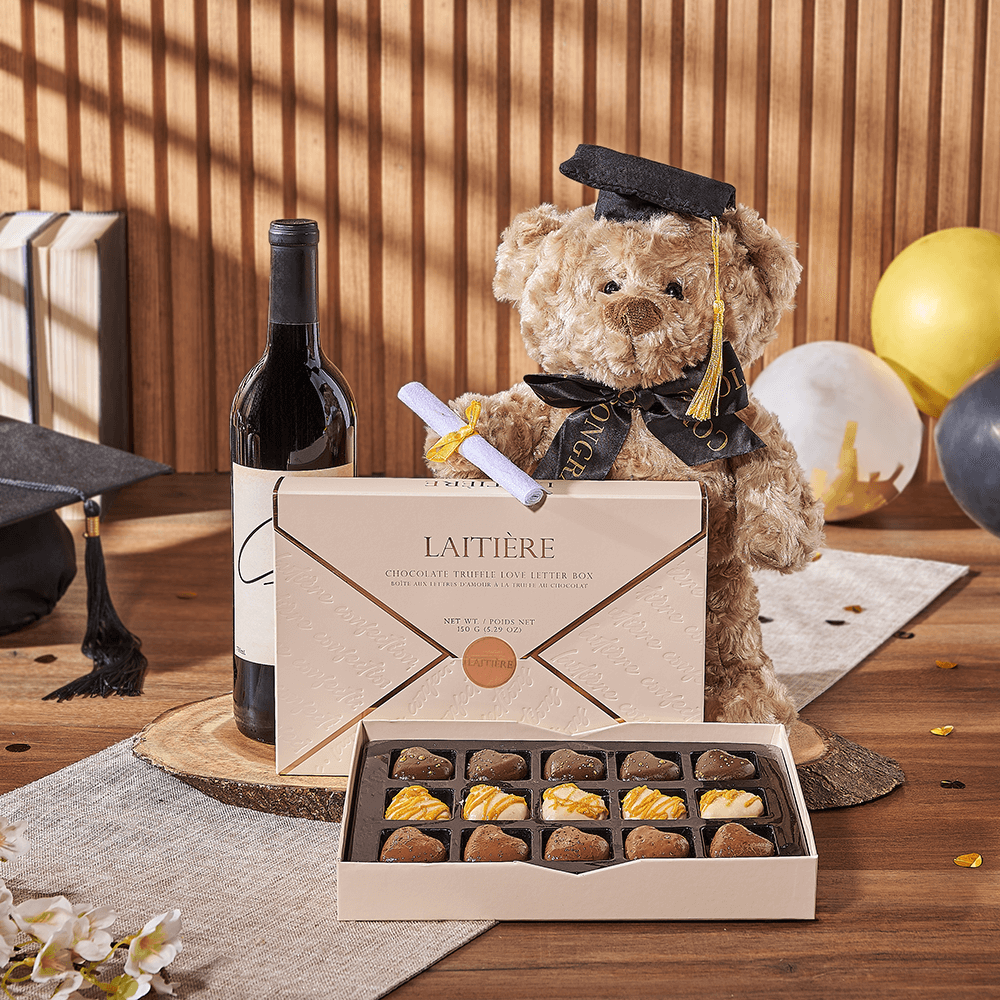 Graduation Wine with Teddy Basket – how the gift is presented