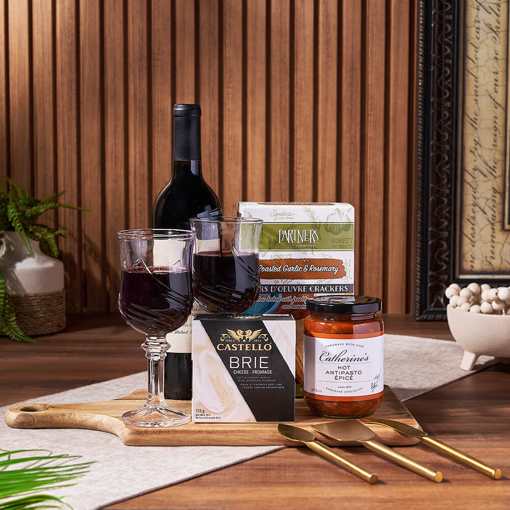 Castello Brie Wine Basket – how the gift is presented