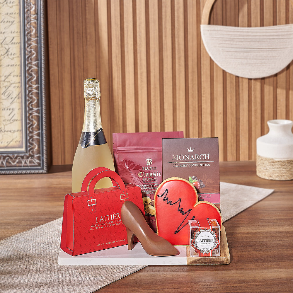 Sweet Valentine's and Sparkling Wine Basket – how the gift is presented