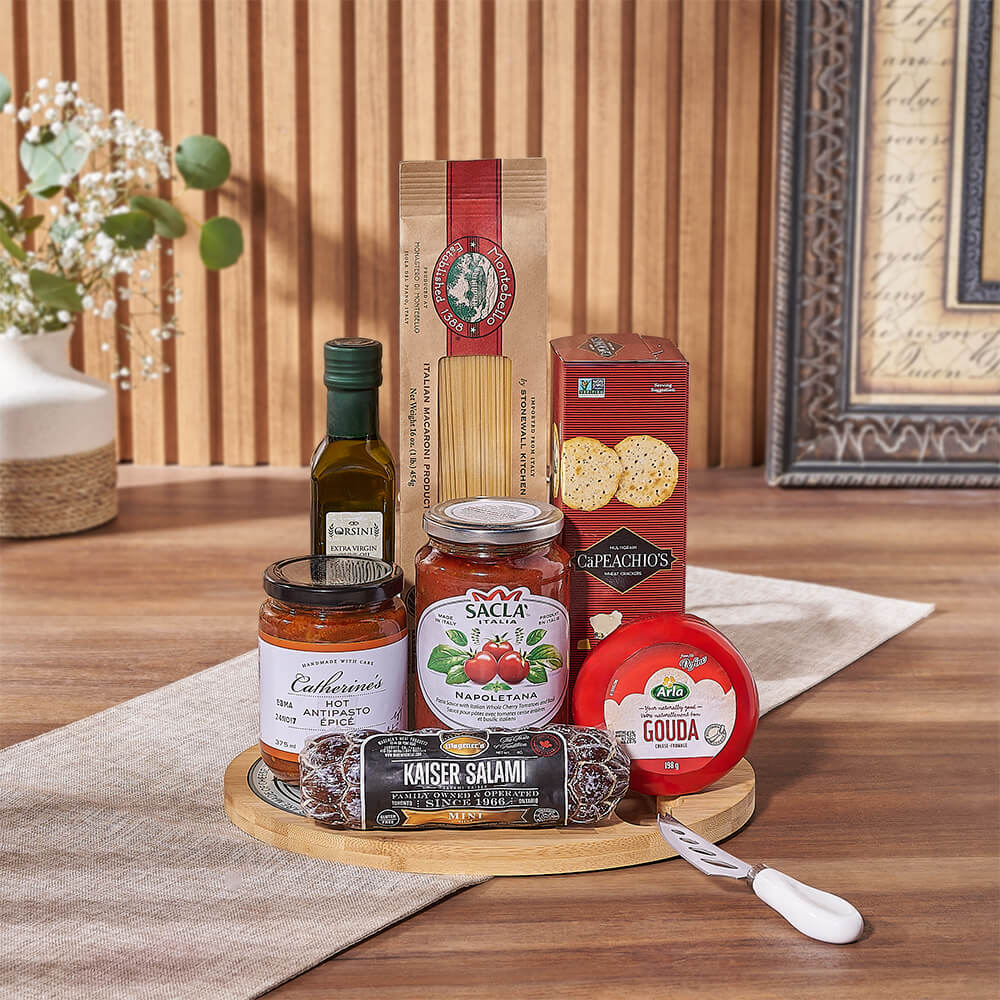 Cheese Board with Salami Basket – how the gift is presented