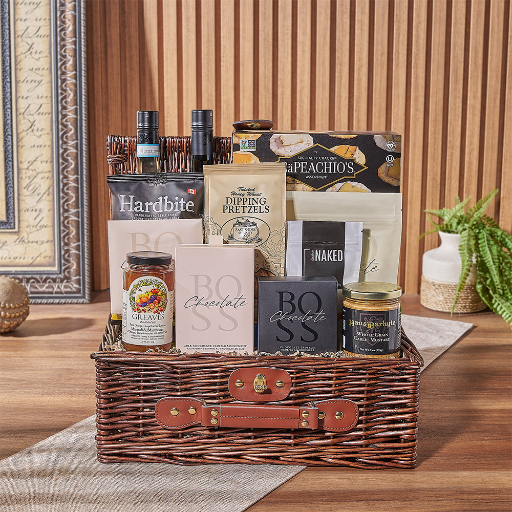 Two-Bottle Wine Basket with Pepper Dip – how the gift is presented