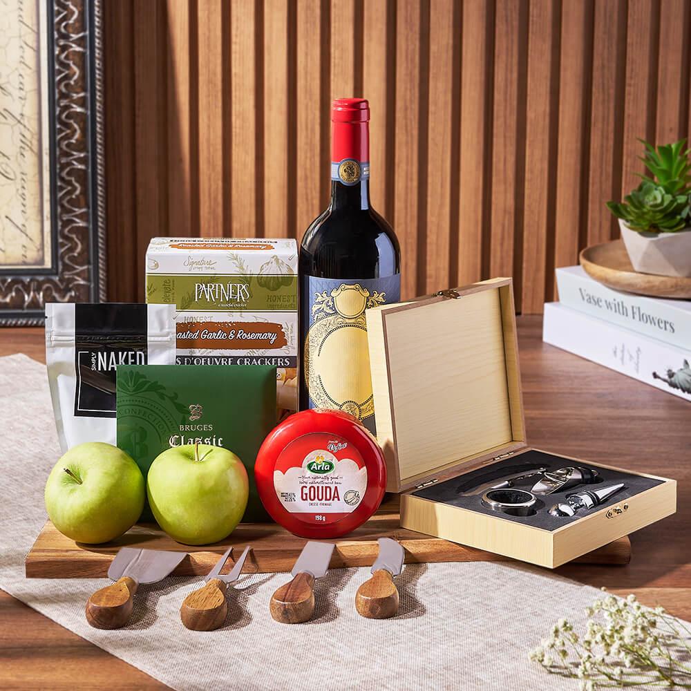 Cheese Fruit and Wine Gift Basket – how the gift is presented