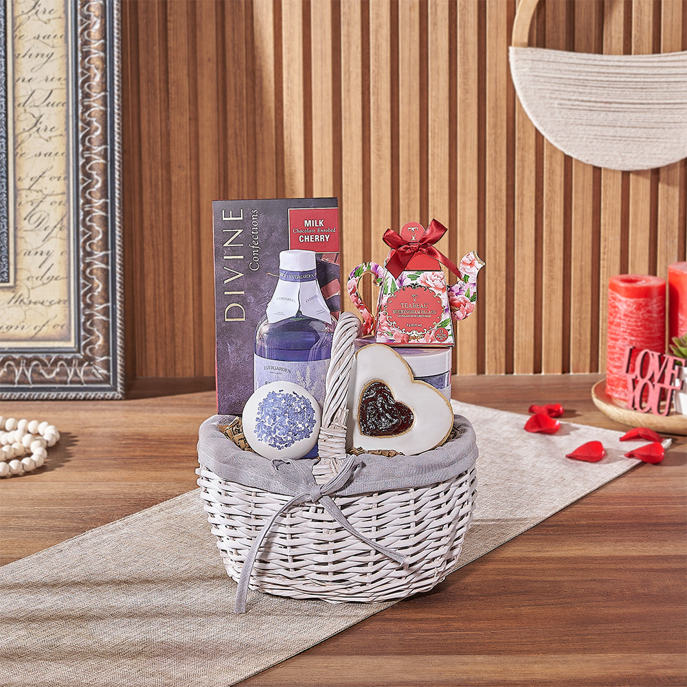 Valentine's Day Bath and Tea Box – how the gift is presented