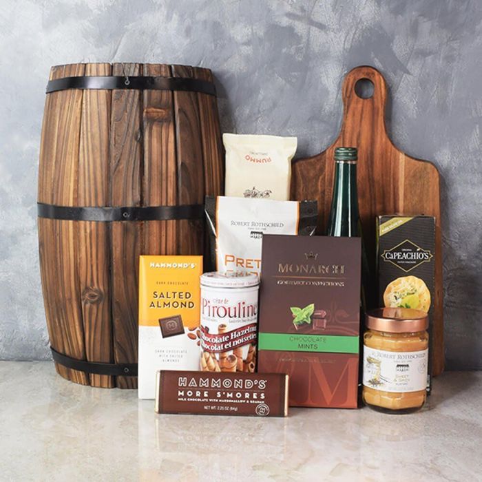 Kosher Acacia Cutting Board Basket – how the gift is presented