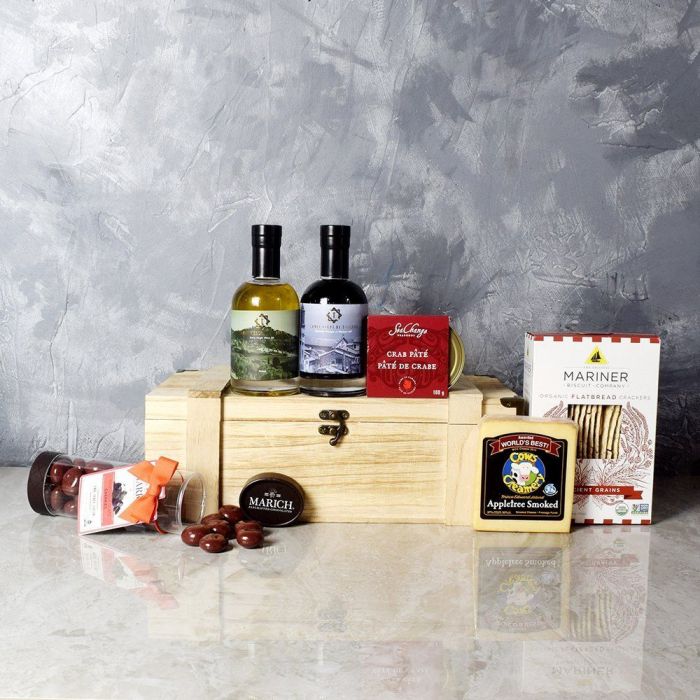 Organic Crackers and Chocolate Cherries Crate – how the gift is presented