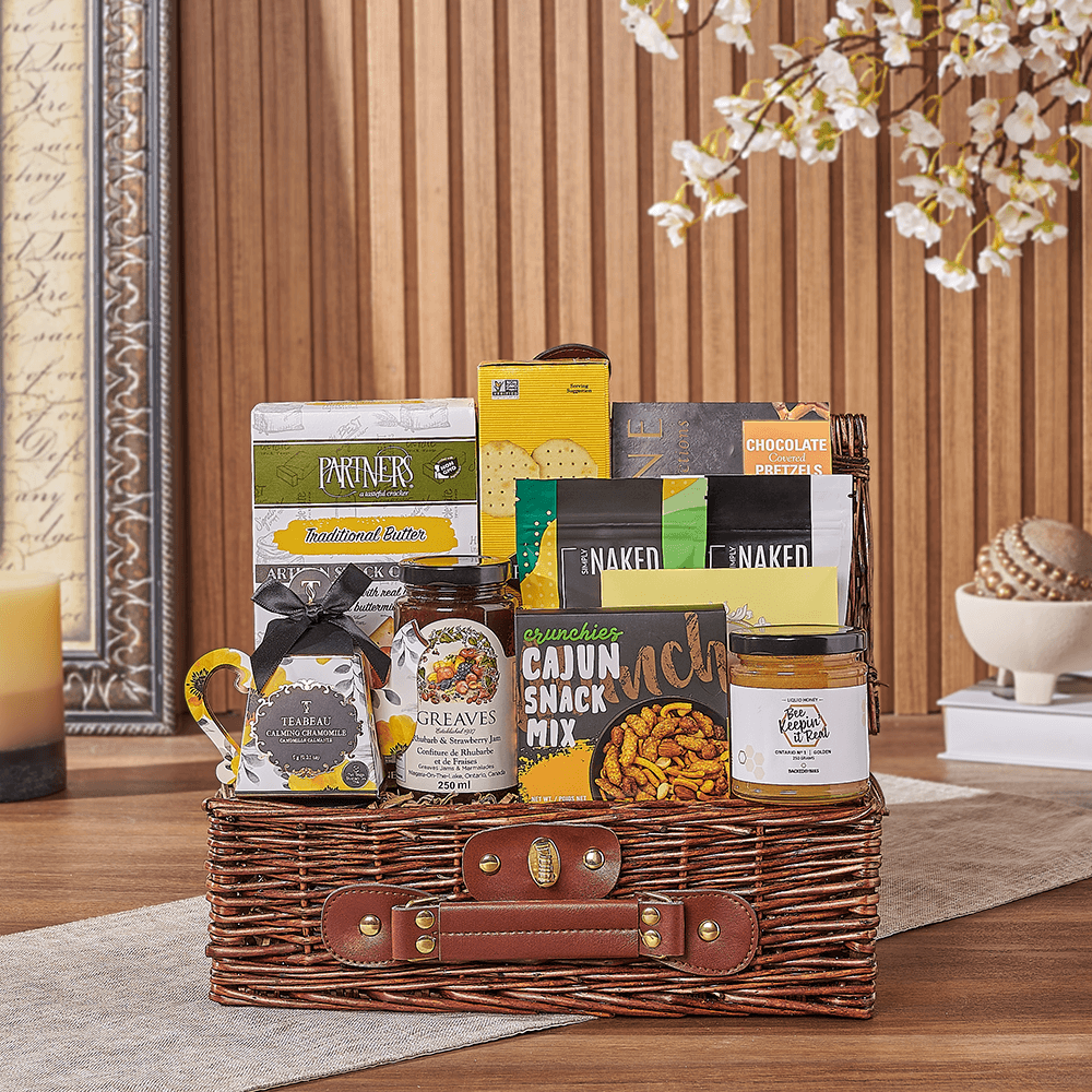 Halal Snack Wicker Basket – how the gift is presented