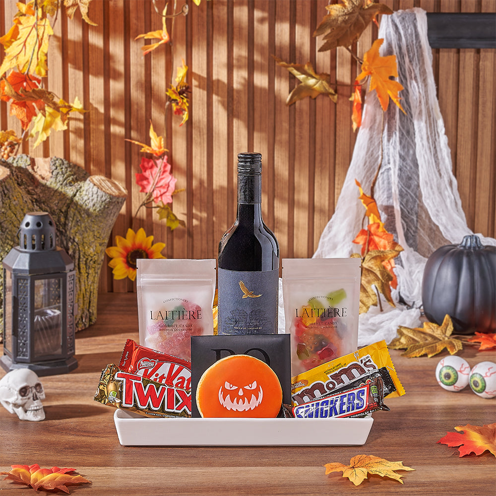 Halloween Wine and Sweet Treats Basket – how the gift is presented