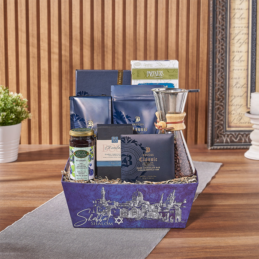 Kosher Snacking Gift Basket with Coffee and Chocolate – how the gift is presented
