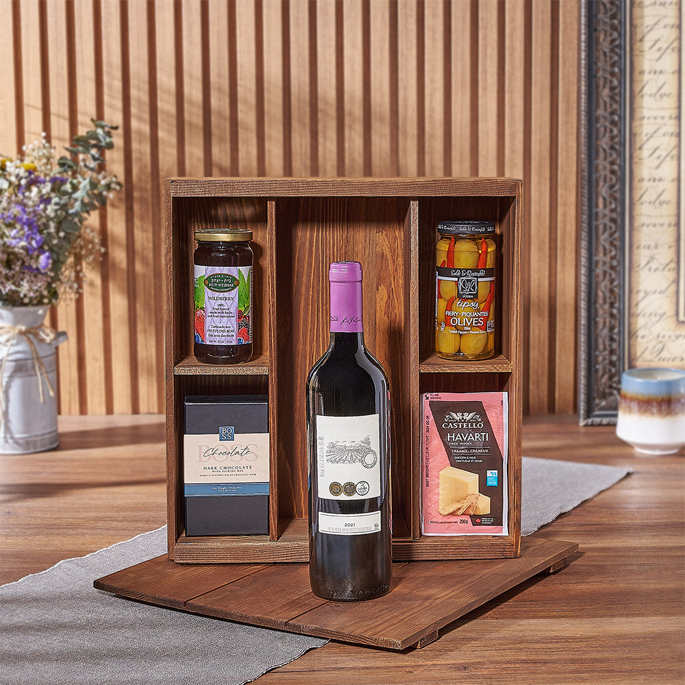 Kosher Wine Gift Box with Olives – how the gift is presented