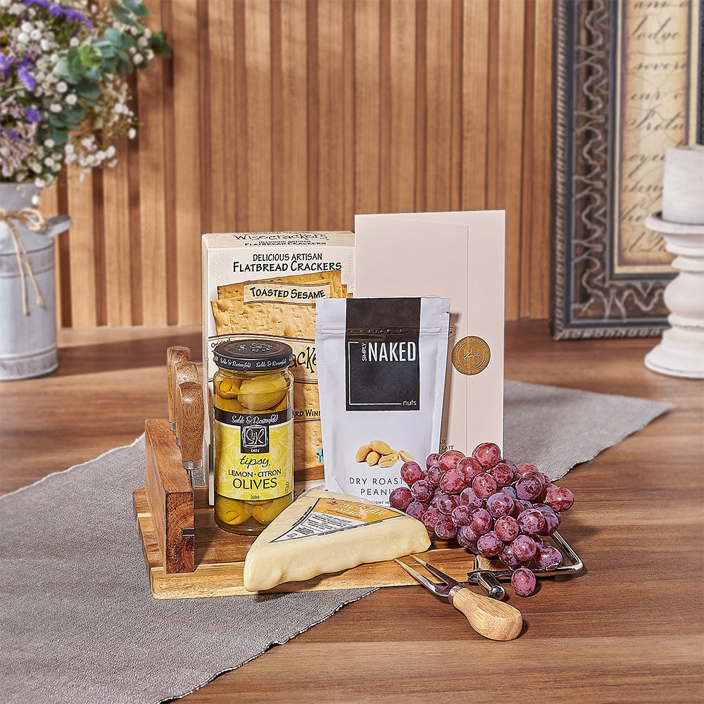 Acacia Cheese and Snack Board – how the gift is presented