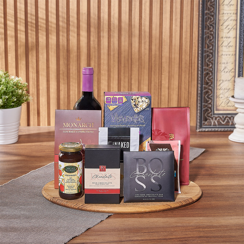Kosher Wine Chocolate Cheese Basket – how the gift is presented