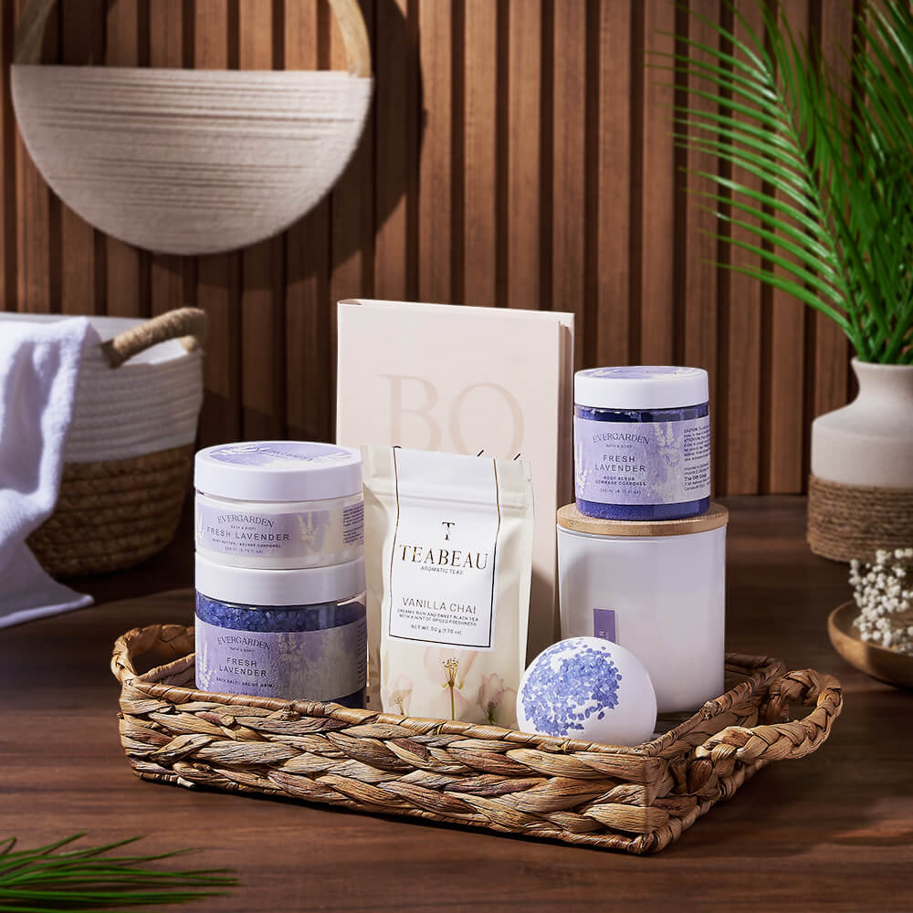 Lavender and Tea Spa Basket – how the gift is presented