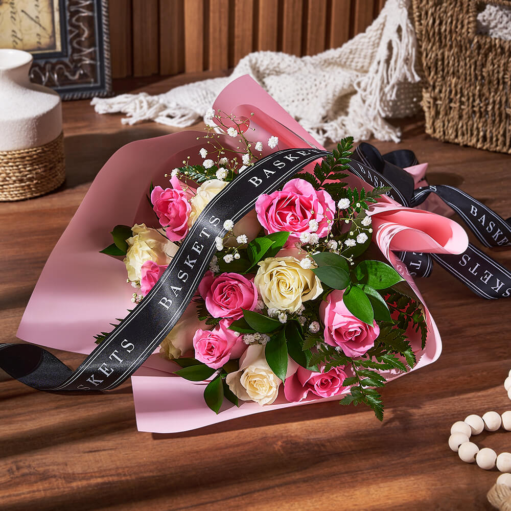 White Rose and Baby's Breath Wrap – how the gift is presented