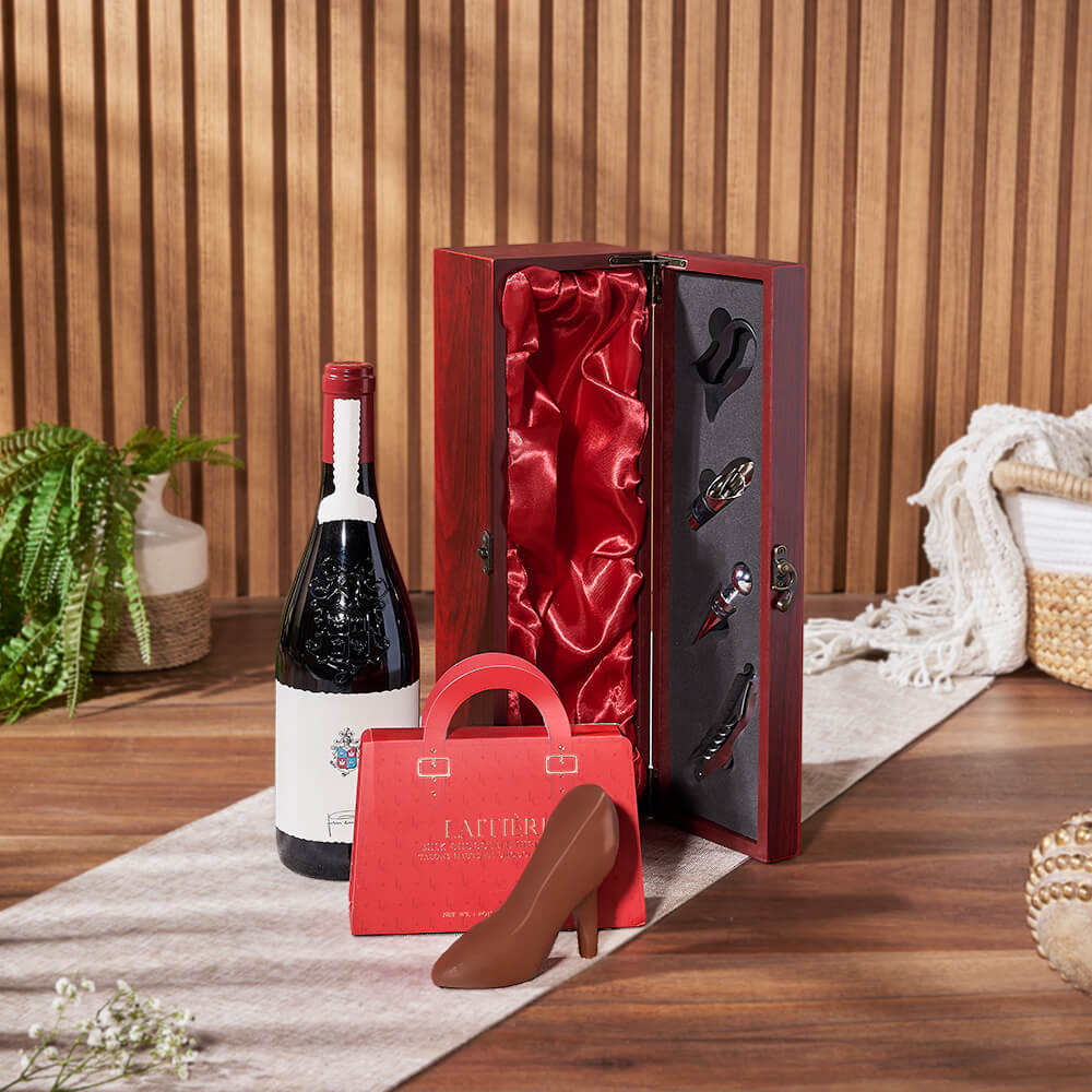 Mahogany Wood Wine Gift – how the gift is presented