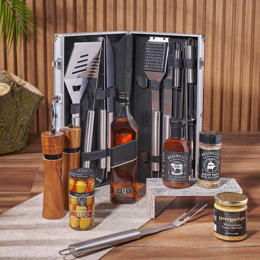 Grilling Essentials Gift Set with Liquor – how the gift is presented