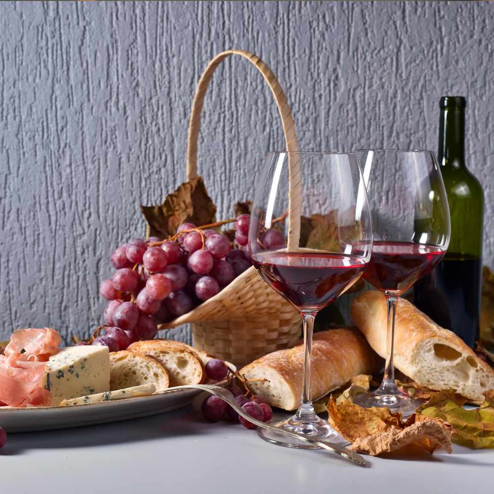 Washington D.C. Baskets - Wine gifts, wines, liquor, gourmet gifts, cheese, fruits, nuts, charcuterie, Pentagon City Gift Baskets Delivery.