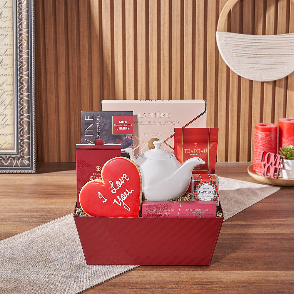 Valentine's Day Red Market Gourmet Basket – how the gift is presented