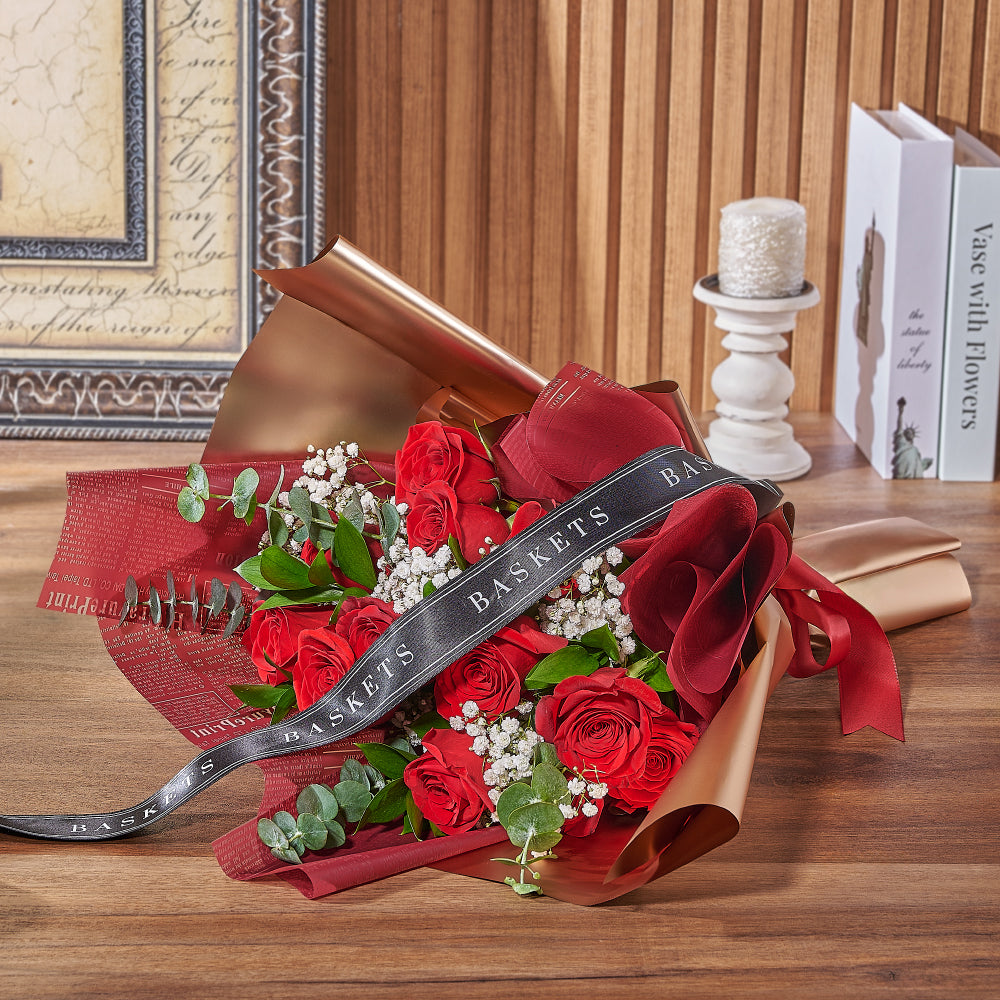 Red Rose Hand-Tied Floral Bouquet – how the gift is presented