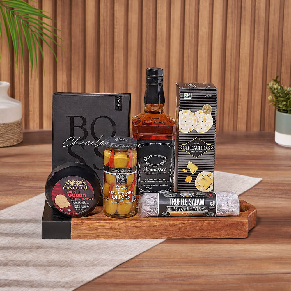 Whiskey with Chocolate and Salami Gift – how the gift is presented