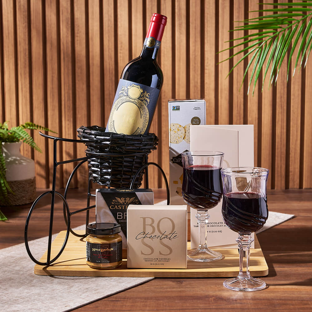 Wine Gift with Brie and Chocolates – how the gift is presented