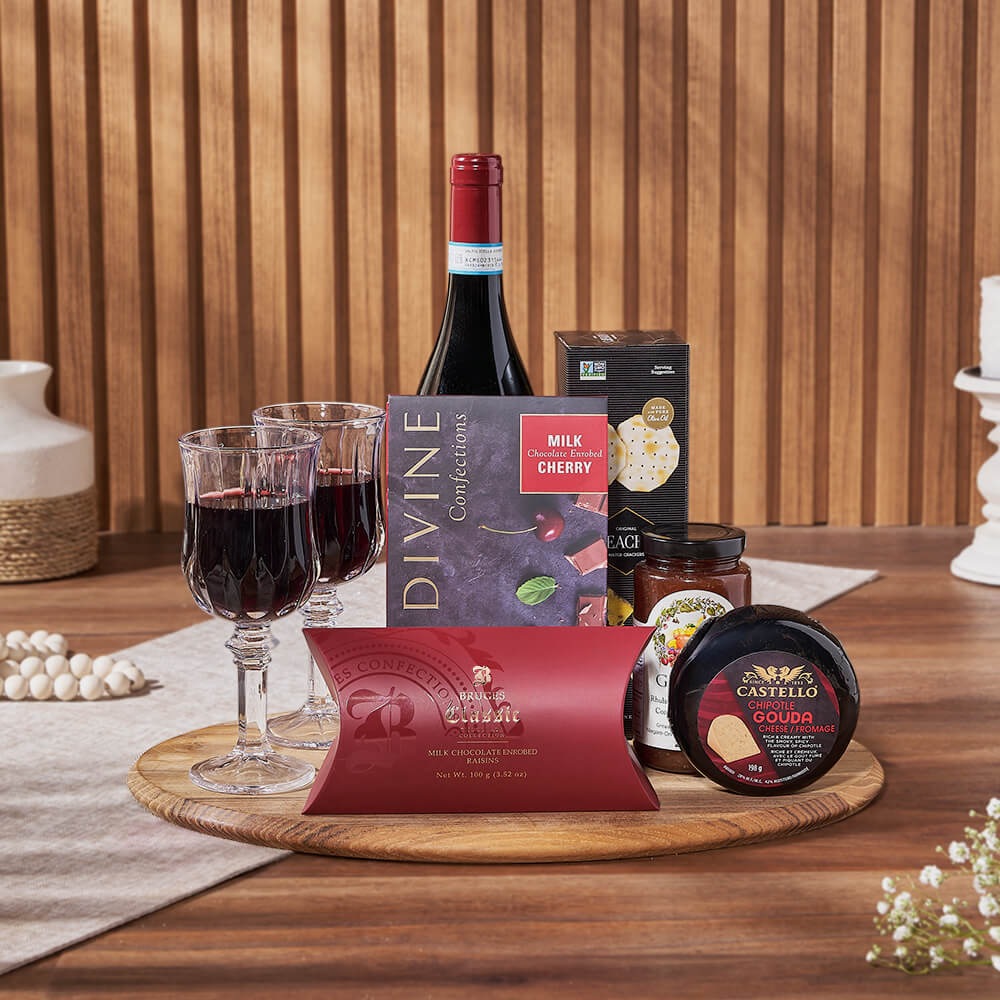 Wine Gift Basket with Sweet Jam – how the gift is presented