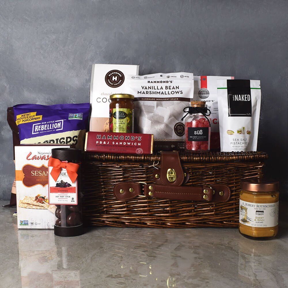 Kosher Sweet and Savoury Chocolate Basket – how the gift is presented