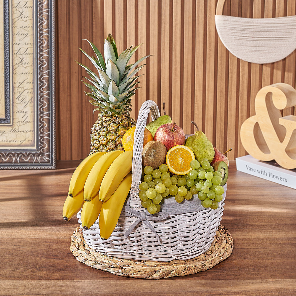 Fresh Fruit Basket with Handle – how the gift is presented