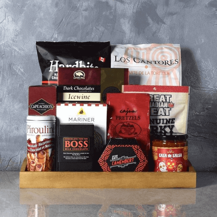 Snack Gift Basket with Wooden Tray – how the gift is presented